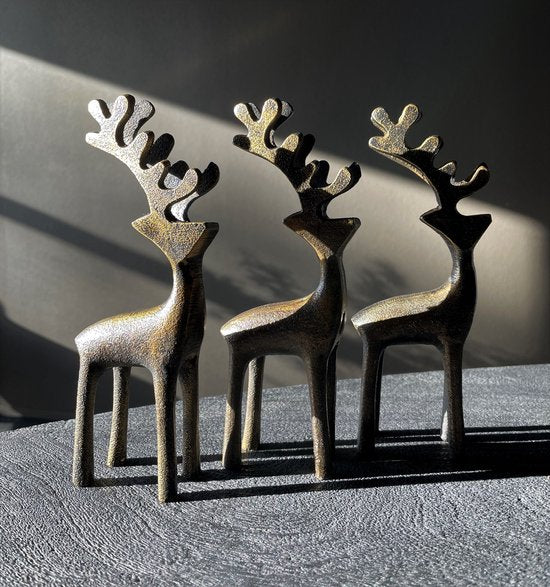 Sfeervol aluminium hertje in de kleur Warm Goud. Leuk voor Kerst.