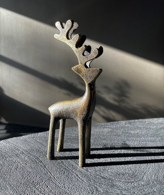Sfeervol aluminium hertje in de kleur Warm Goud. Leuk voor Kerst.